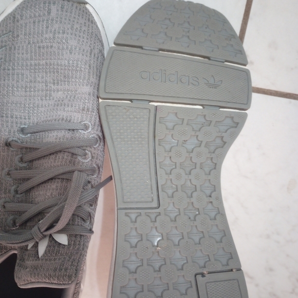 Adidas Gray Swift Run Sneakers with White Accents Size 5.5 Youth - Picture 9 of 9